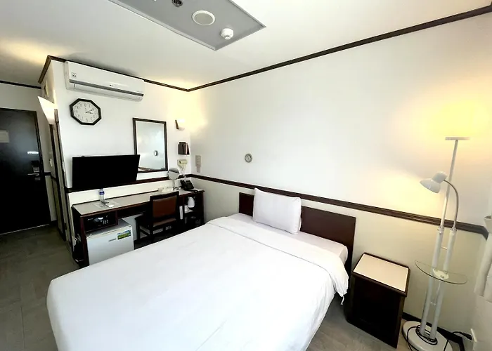 Toyoko 3* Cebu Stadt